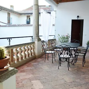 Maghetti - Modernized Flat In Historic Palazzo In The Center Of Apartment Luino